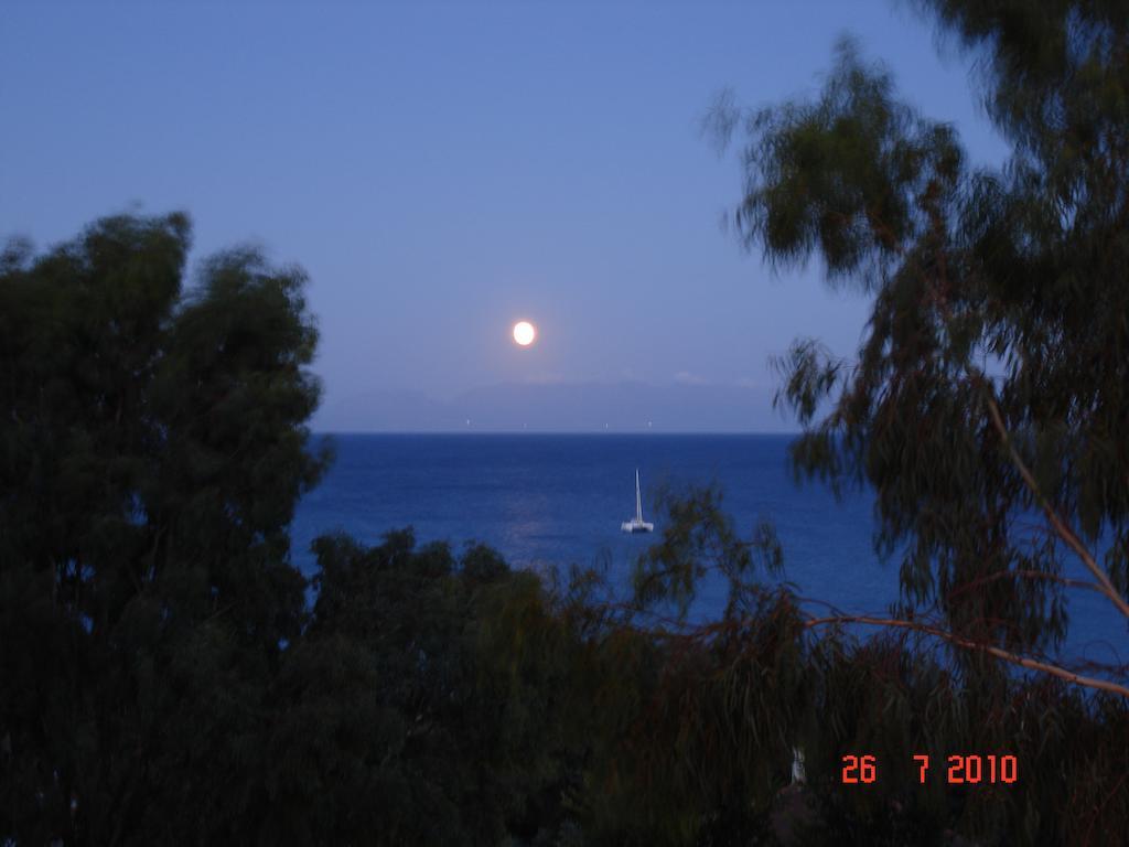 Pansion Koroni Hotel Exterior photo