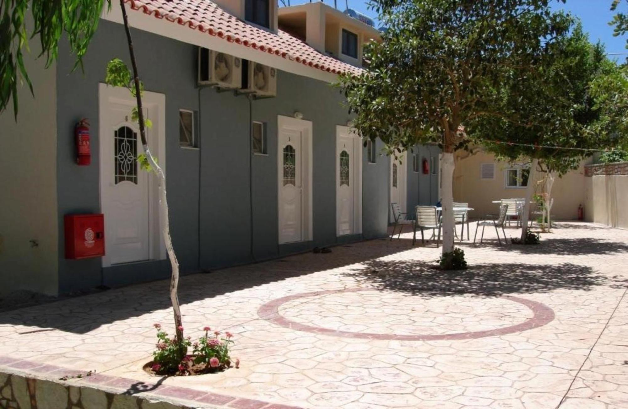 Pansion Koroni L'Antic Hotel Exterior photo