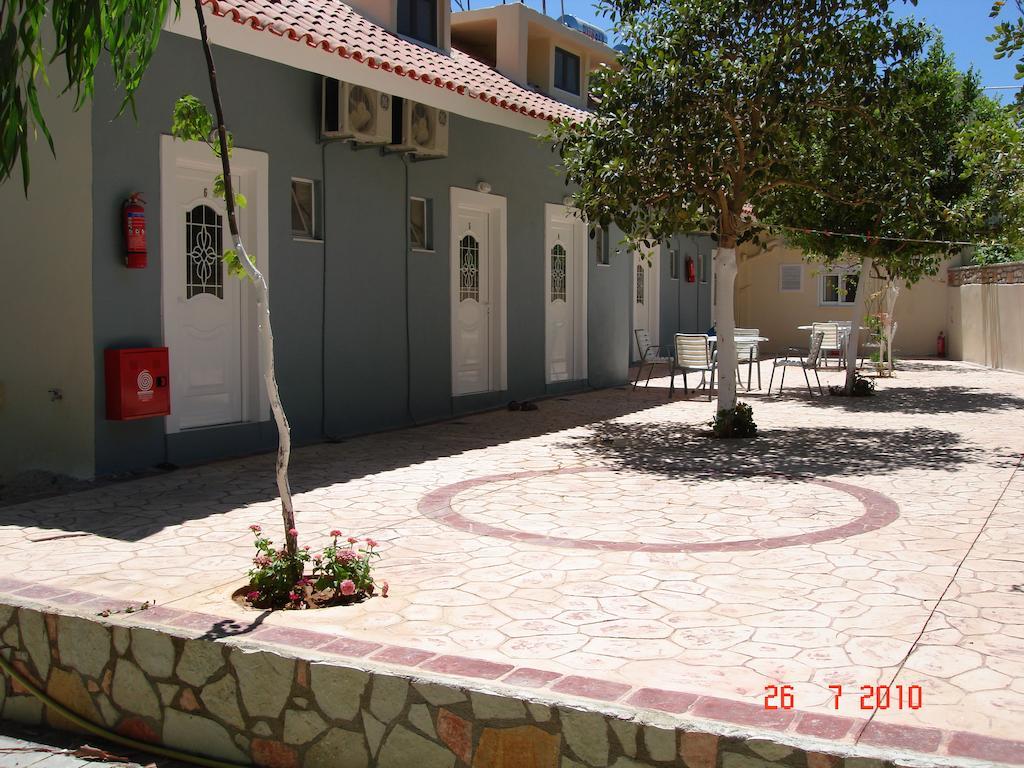 Pansion Koroni Hotel Exterior photo