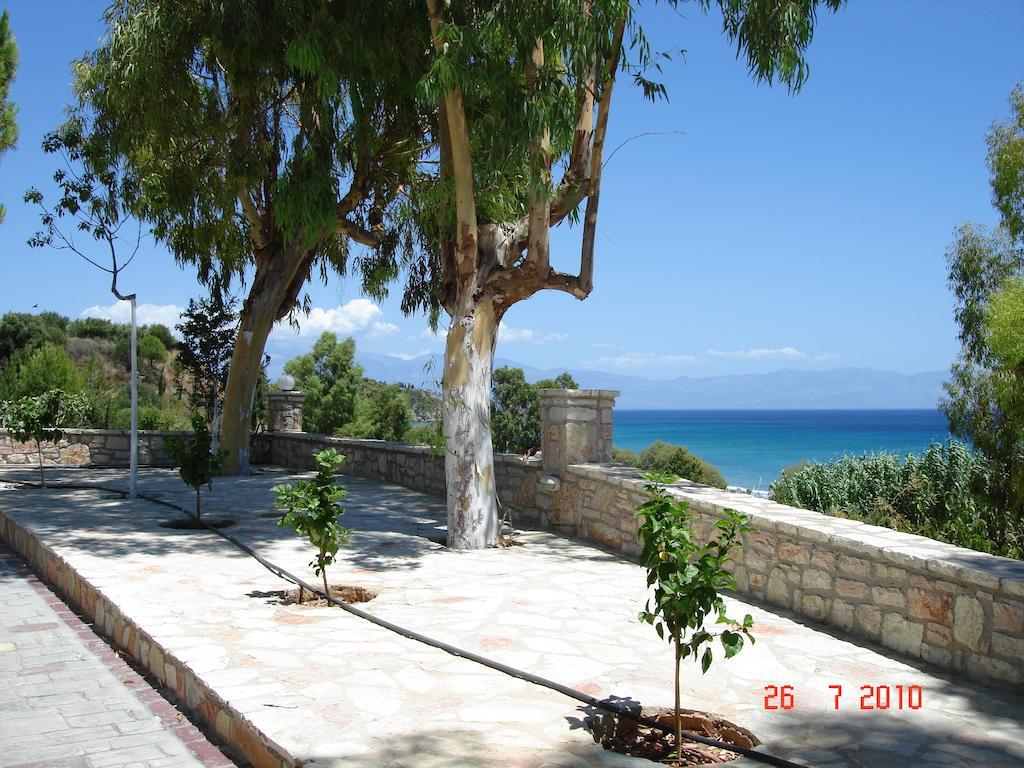 Pansion Koroni Hotel Exterior photo