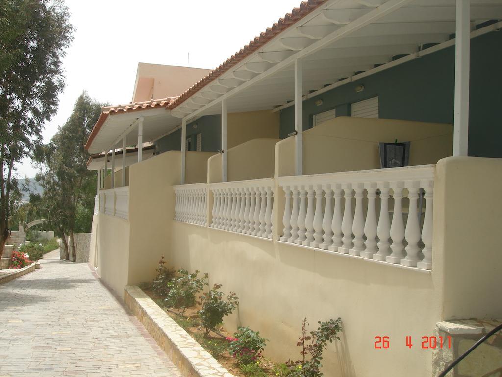 Pansion Koroni Hotel Exterior photo